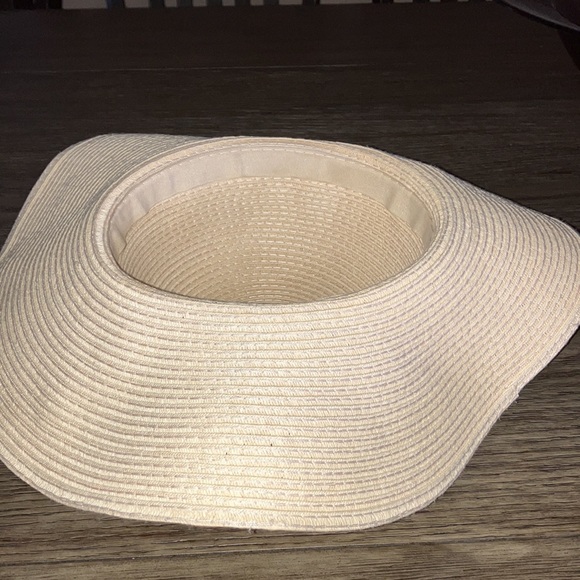 Sun hat - Picture 3 of 3